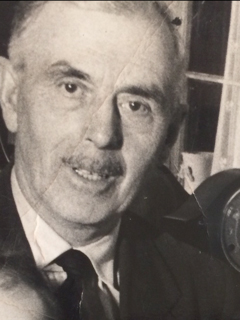 Photo of photos/Peter Maclennan 1888-1967 portrait